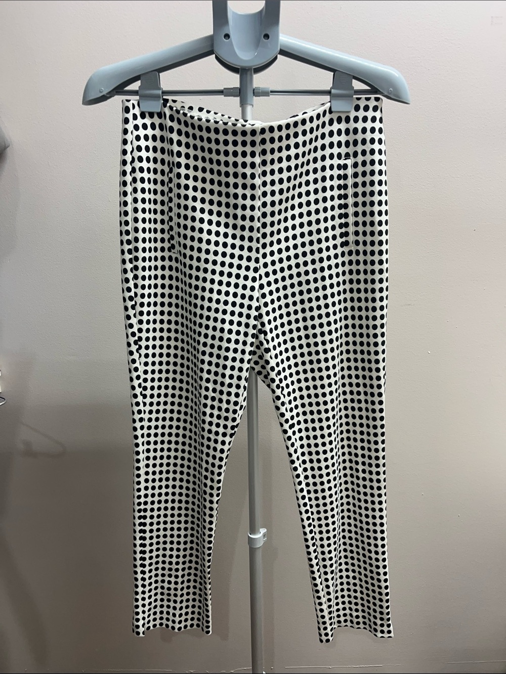 Chico's Black Polka Dot Stretch Tapered Joggers